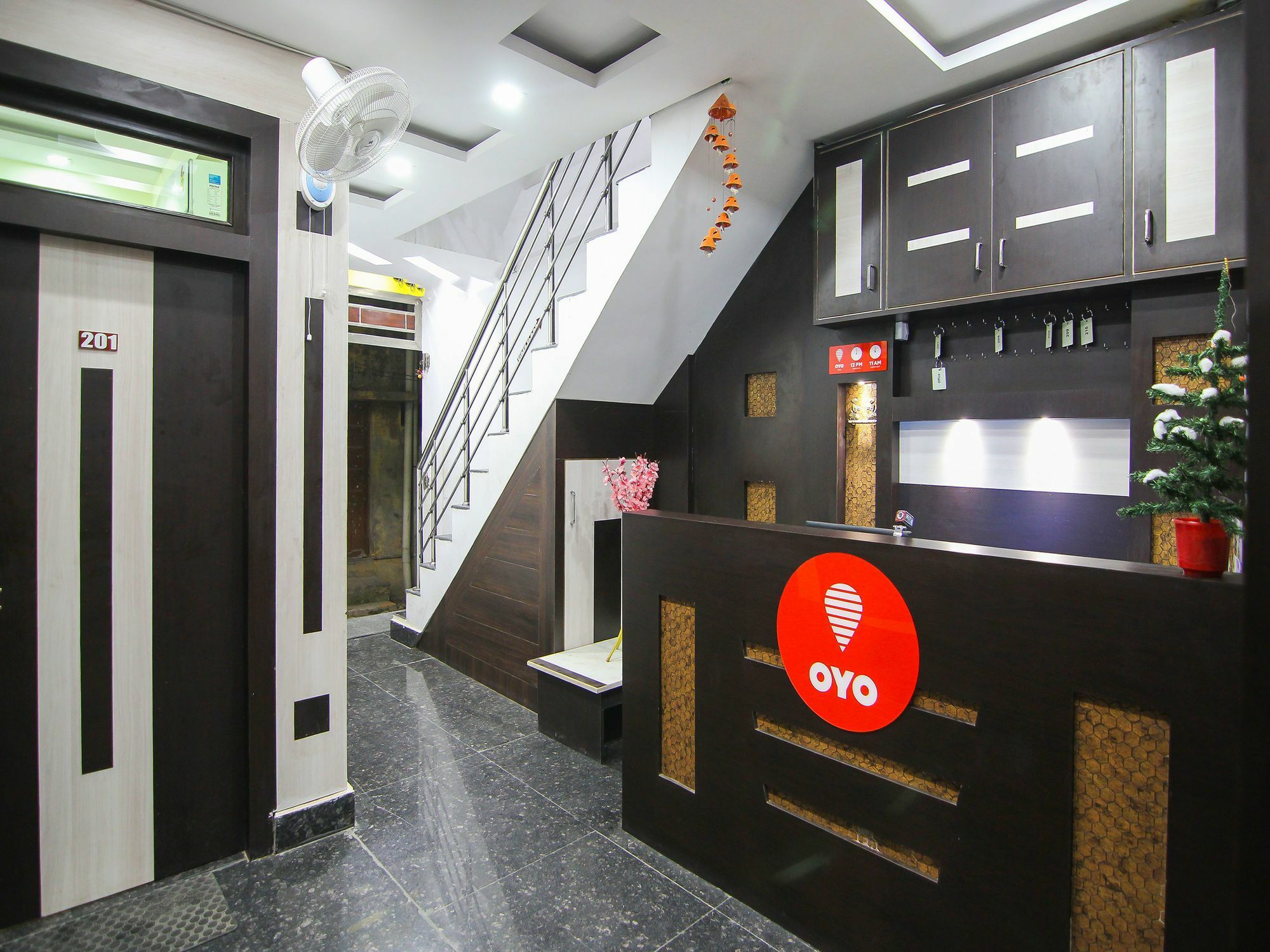 Oyo 12446 Shree Sai Guest House Allāhābād Junction Екстериор снимка